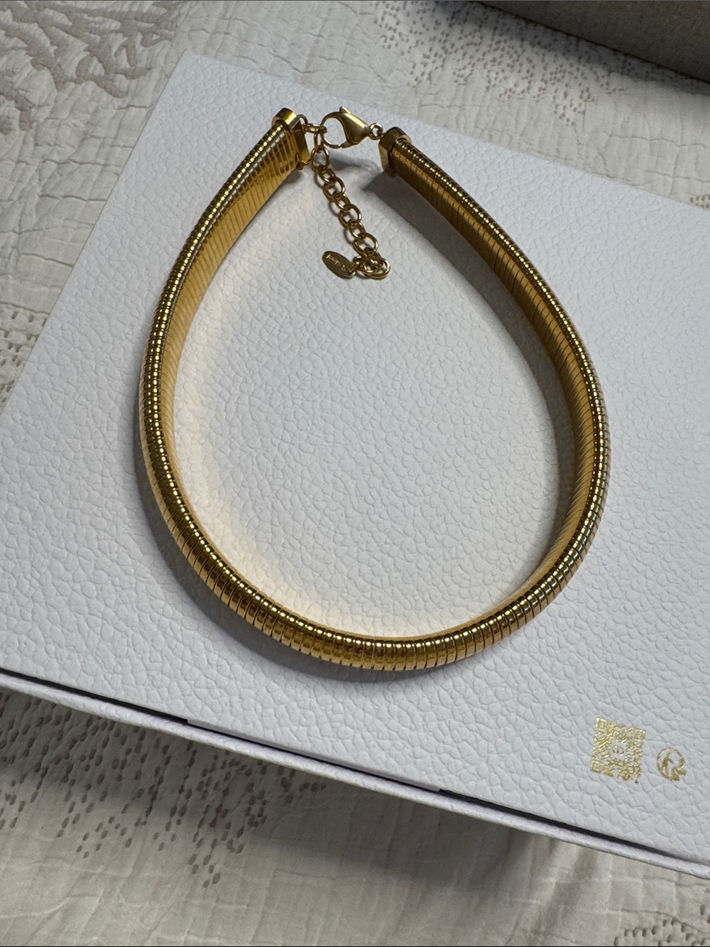 Gold Herringbone Choker Necklace - Women's Jewelry